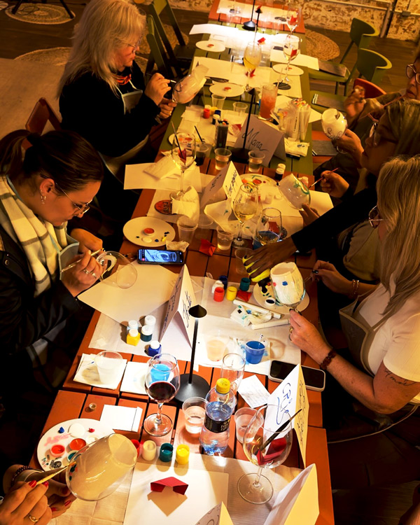 Evento de pintura em taça no Maruá Bar